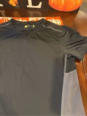 Xersion Black Short Sleeve Performance Tee with Gray Panels